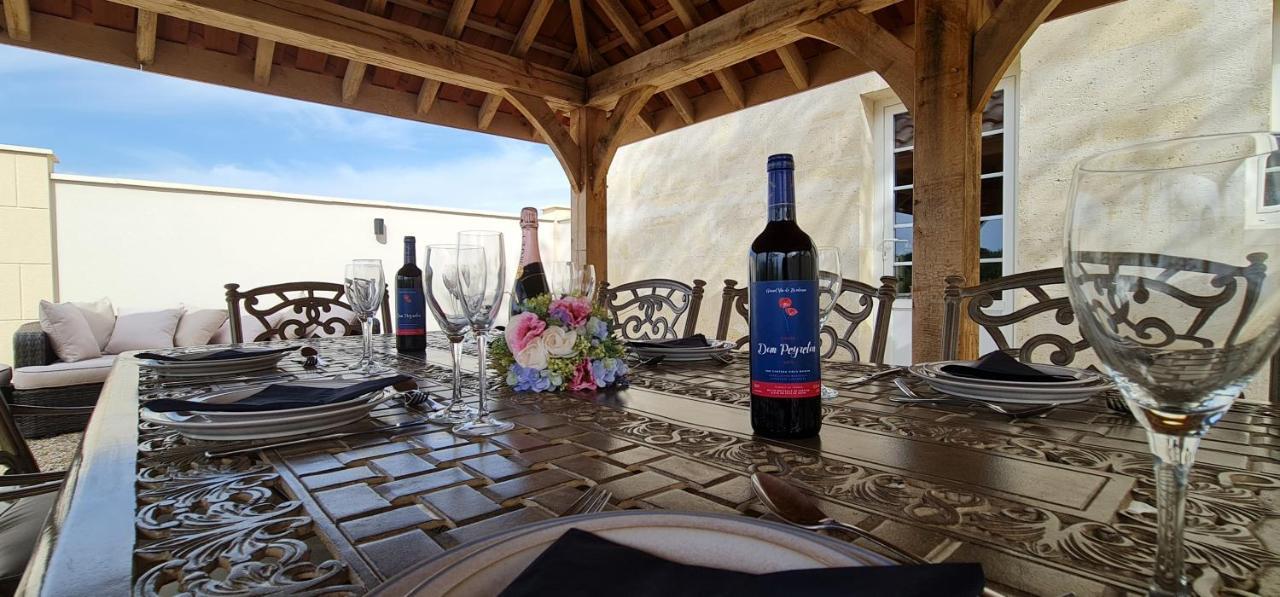 Dom Peyreton Prestige Cottages Set In A Charming Wine Property Villegouge المظهر الخارجي الصورة
