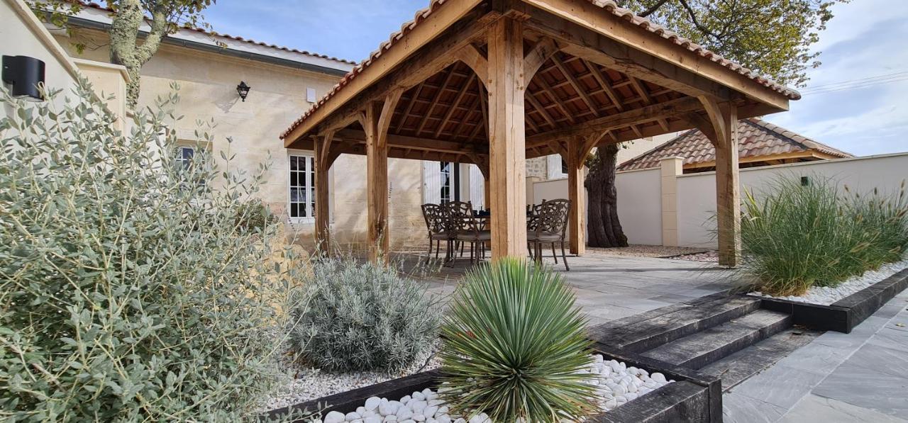 Dom Peyreton Prestige Cottages Set In A Charming Wine Property Villegouge المظهر الخارجي الصورة